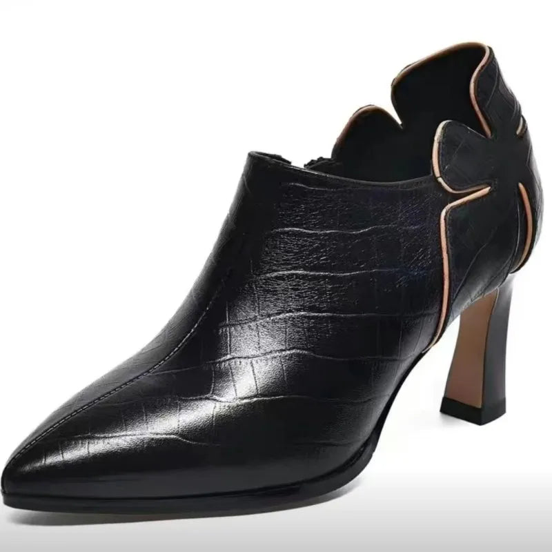 Pointed leather shoes