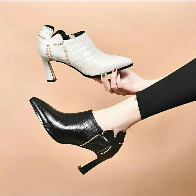 Pointed leather shoes